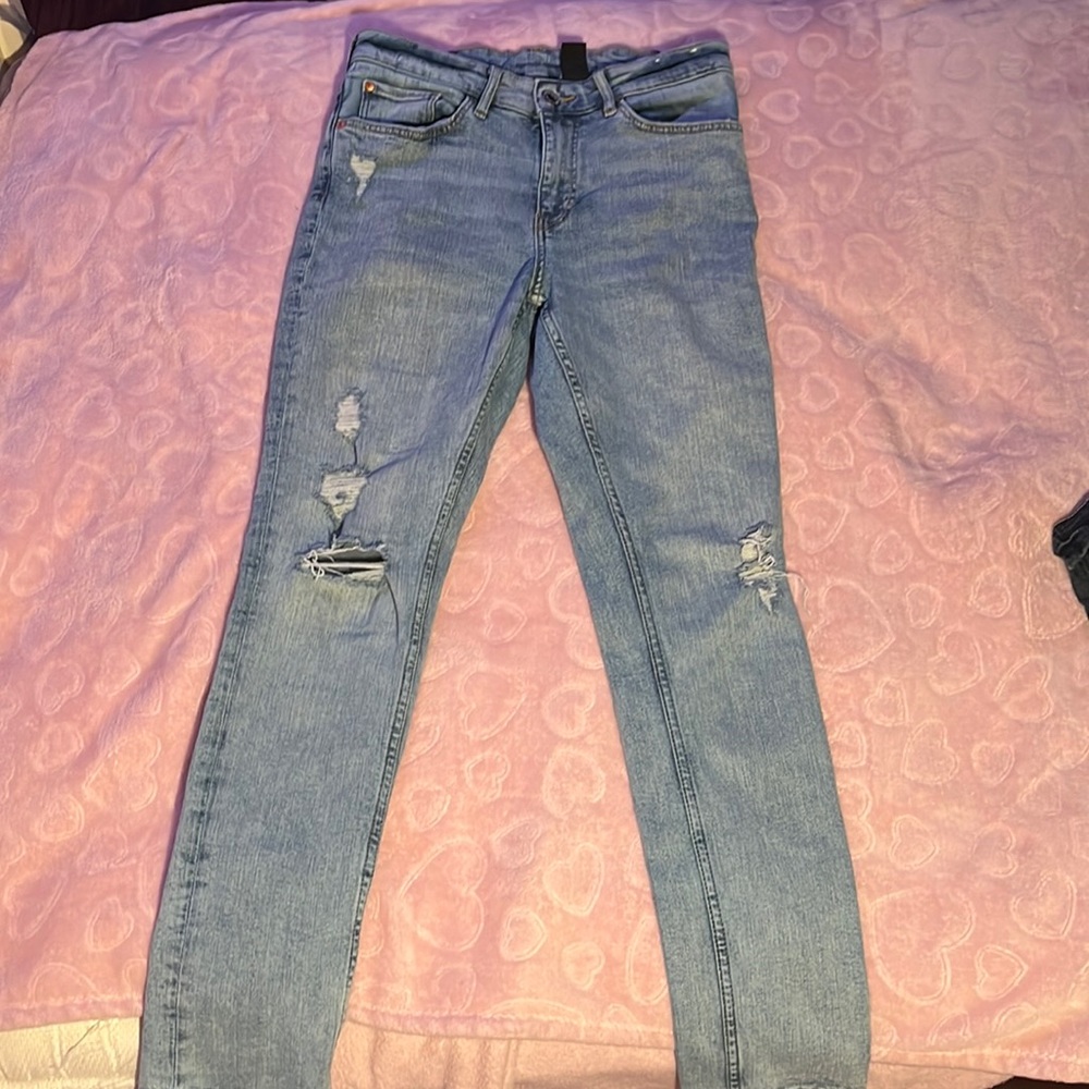 Selling these jeans that are so nice and suitable.